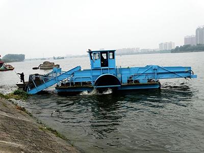 Weed Harvesting Equipment in Zhanghe Reservoir, China